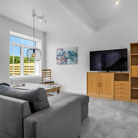 Prázdninový dům Renovated With Free Consumption, Close To The North Sea And The Center Of *