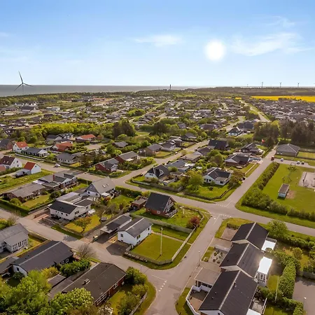 Prázdninový dům Renovated With Free Consumption, Close To The North Sea And The Center Of *